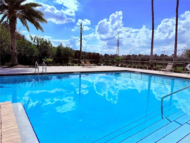 view of swimming pool