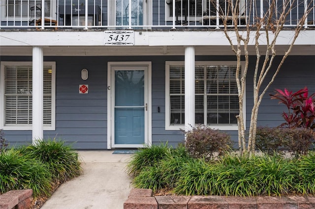 property entrance with a porch