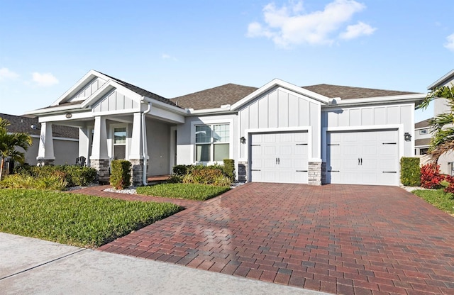 view of front of home featuring a garage