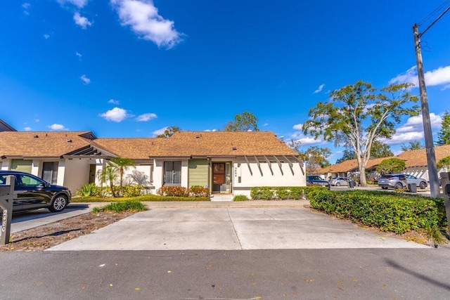 view of front of property