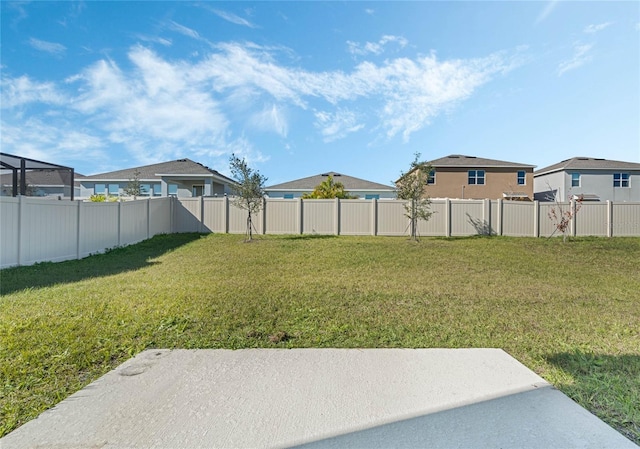 view of yard featuring a patio