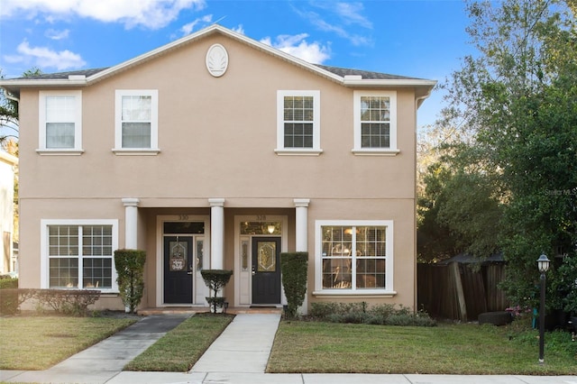 view of front of house featuring a front lawn