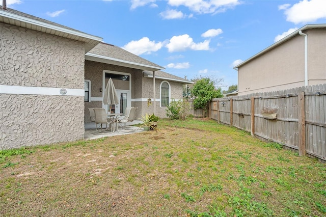 view of yard with a patio