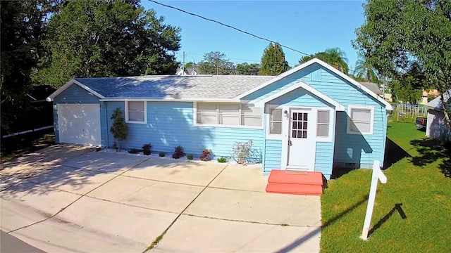 ranch-style home with a front yard