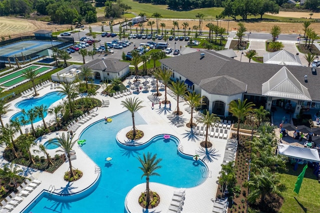 view of swimming pool