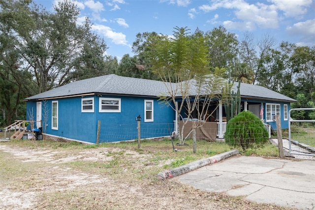 view of front of property