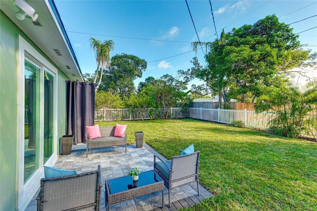 view of yard featuring a patio