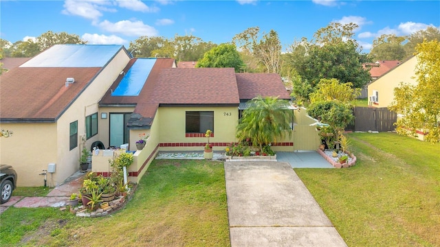 743 Golden Sunshine Cir, Orlando, FL 32807 - view of front facade with a front lawn