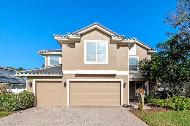 view of front facade with a garage