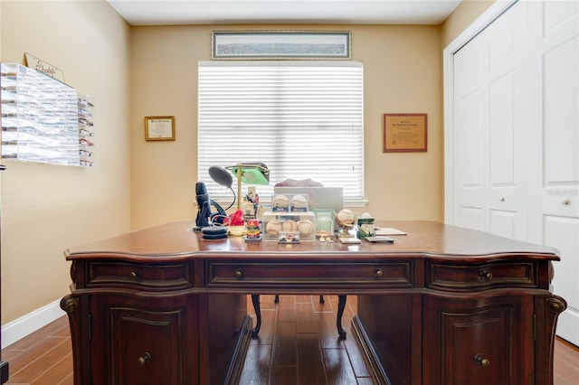 office area with light hardwood / wood-style flooring