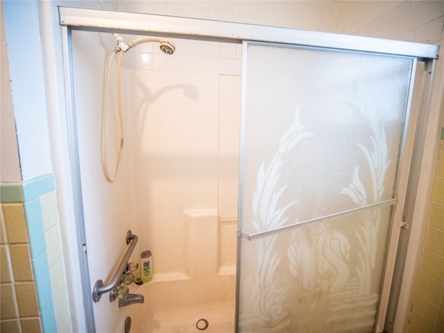 bathroom featuring shower / bath combination