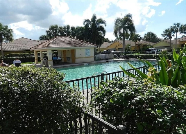 view of swimming pool