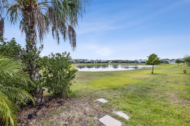 view of yard featuring a water view