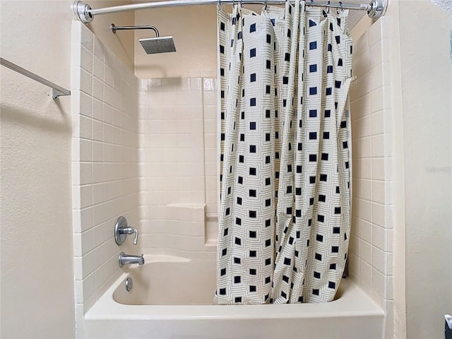 bathroom featuring shower / bath combo