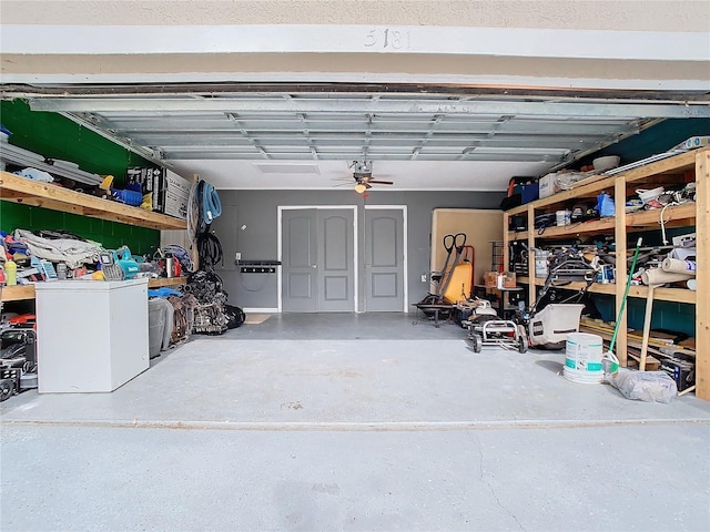 garage featuring ceiling fan