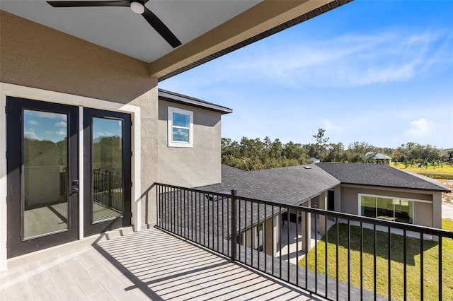 balcony featuring ceiling fan