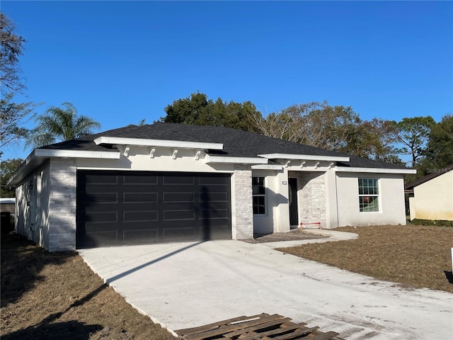 view of front facade featuring a garage