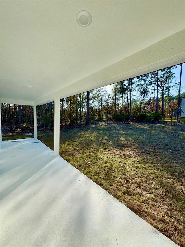 view of yard featuring a patio