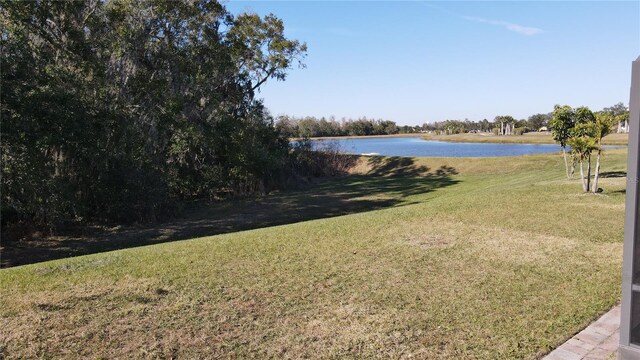 view of yard featuring a water view