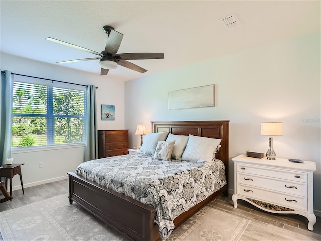 bedroom featuring ceiling fan