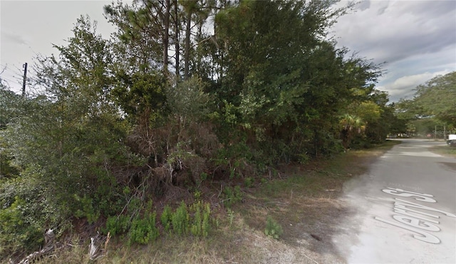 Listing photo 2 for 28 Jerry St, Inglis FL 34449