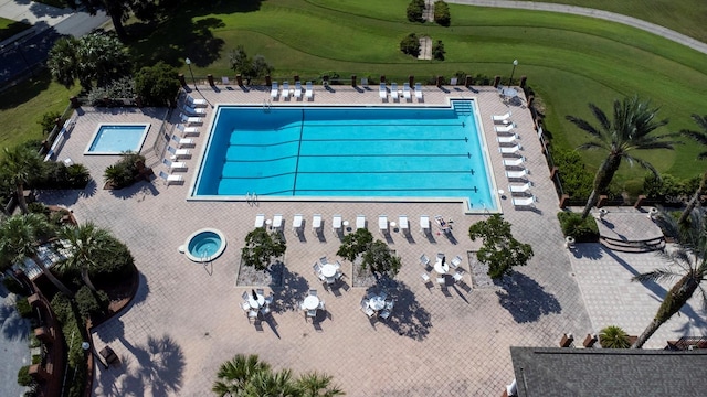 view of swimming pool