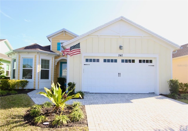 view of front of house featuring a garage