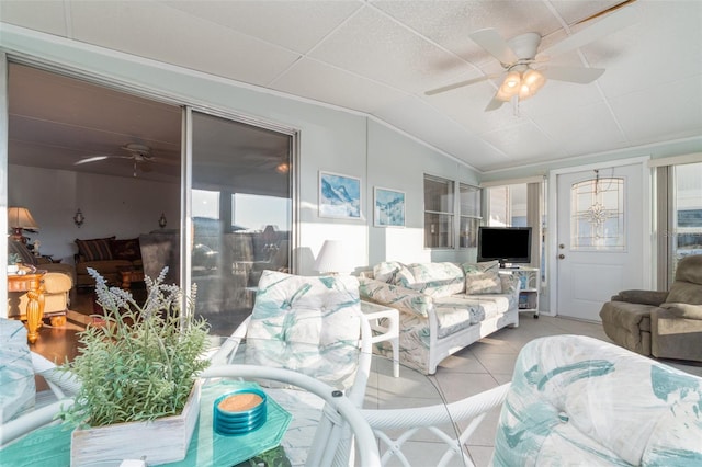 sunroom with vaulted ceiling