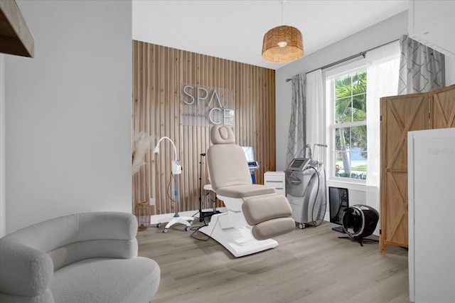 living area with light wood-type flooring