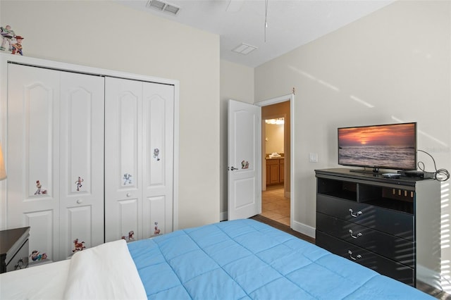 bedroom featuring a closet