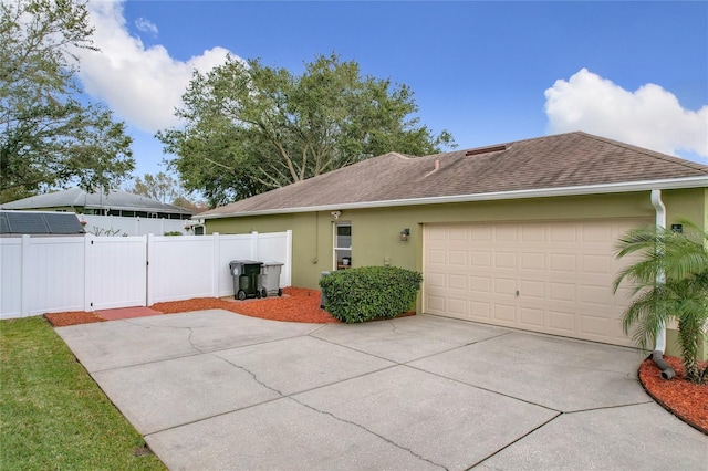 view of front facade featuring a garage