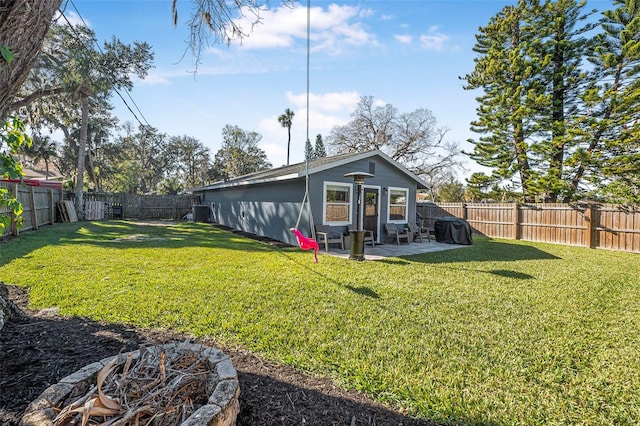 view of yard with a patio area