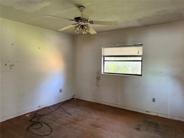 empty room with ceiling fan