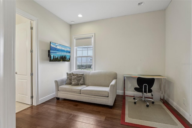 home office with dark wood-style floors, recessed lighting, and baseboards