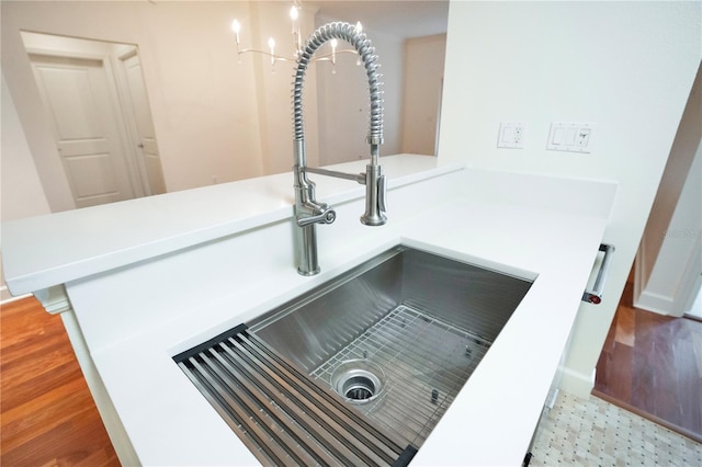 630 Vassar St Unit 2310, Orlando, FL 32804 - room details with sink and kitchen peninsula