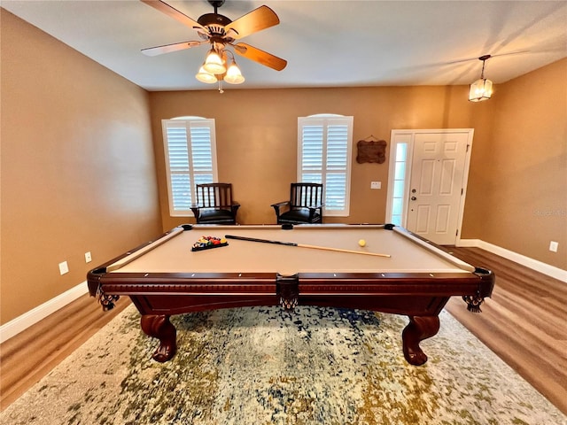 playroom featuring ceiling fan, hardwood / wood-style flooring, and billiards