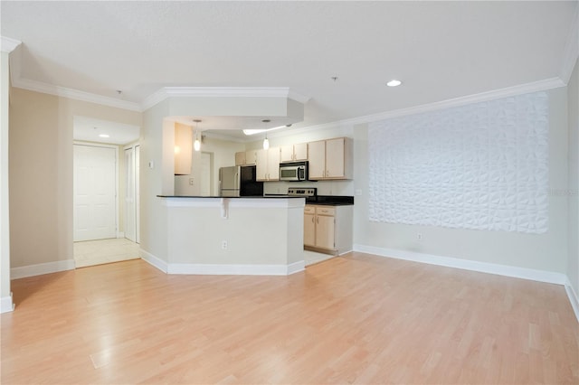 kitchen with stainless steel appliances, light wood-type flooring, and crown molding