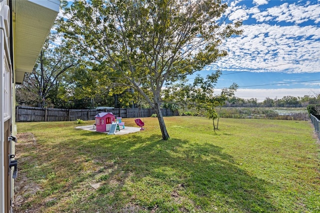 view of yard with a patio