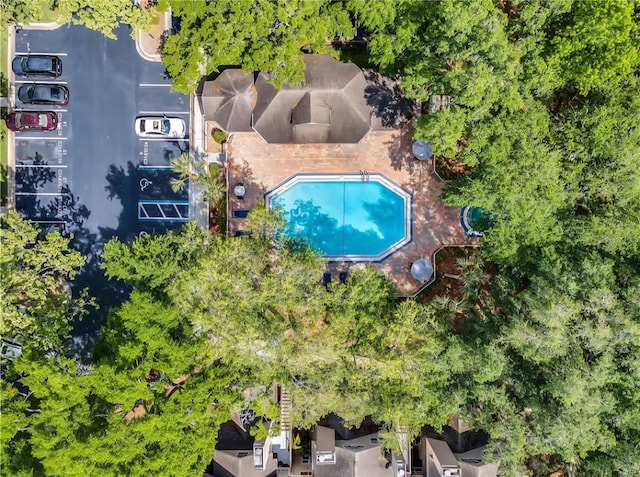 605 Youngstown Pkwy Unit 32, Altamonte Springs, FL 32714 - aerial view of a pool