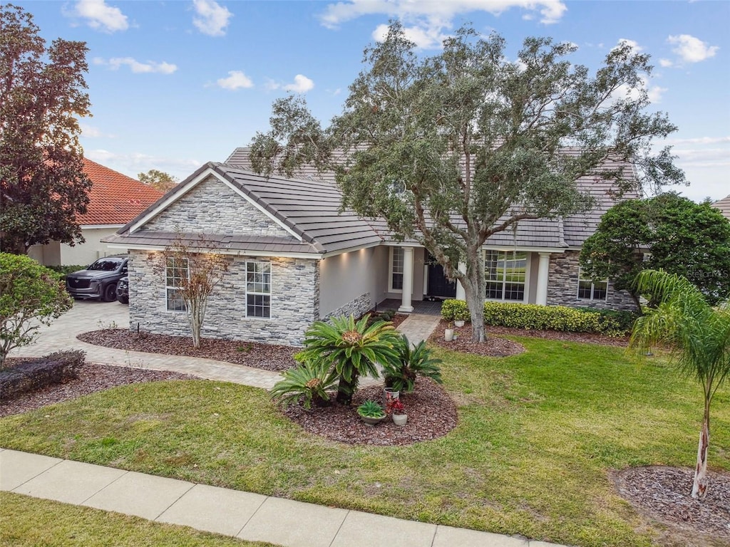 view of front of house with a front lawn