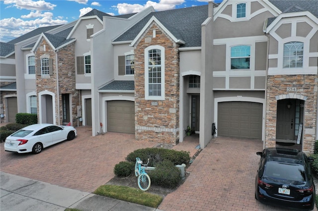 view of front facade with a garage