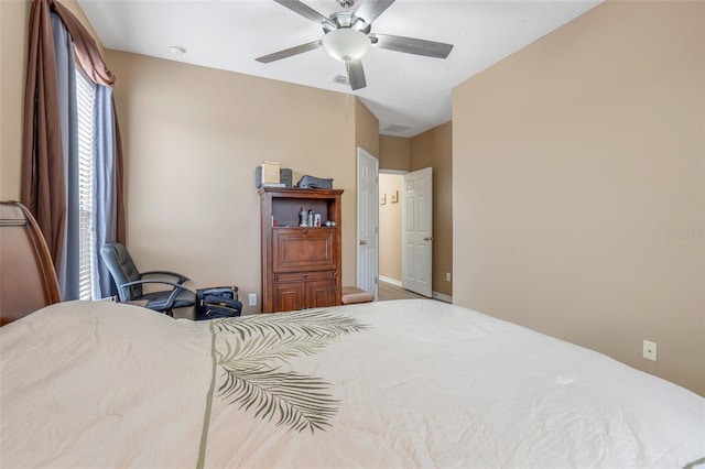 bedroom with ceiling fan