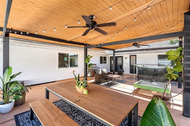 view of patio featuring ceiling fan and outdoor lounge area