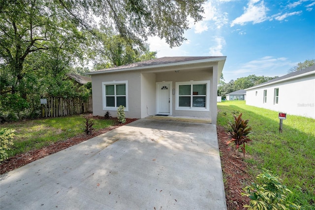 view of front of house with a front yard