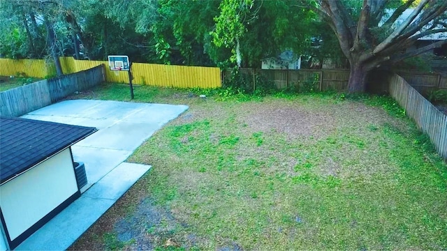 view of yard featuring a fenced backyard