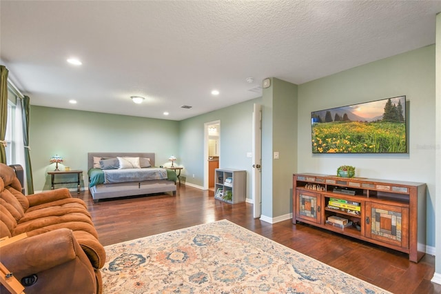 1416 Cabot Dr, Clermont, FL 34711 - living room with recessed lighting, wood finished floors, and baseboards