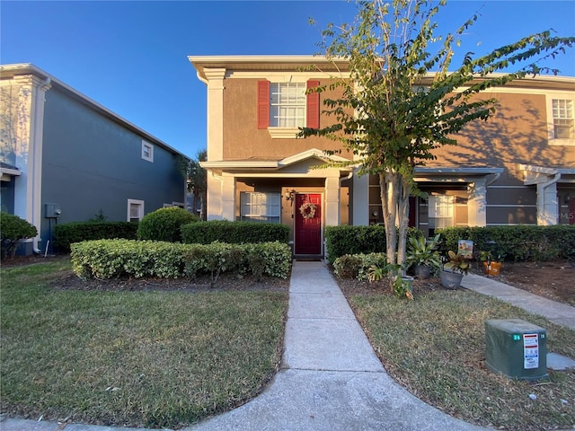 view of front of house featuring a front yard