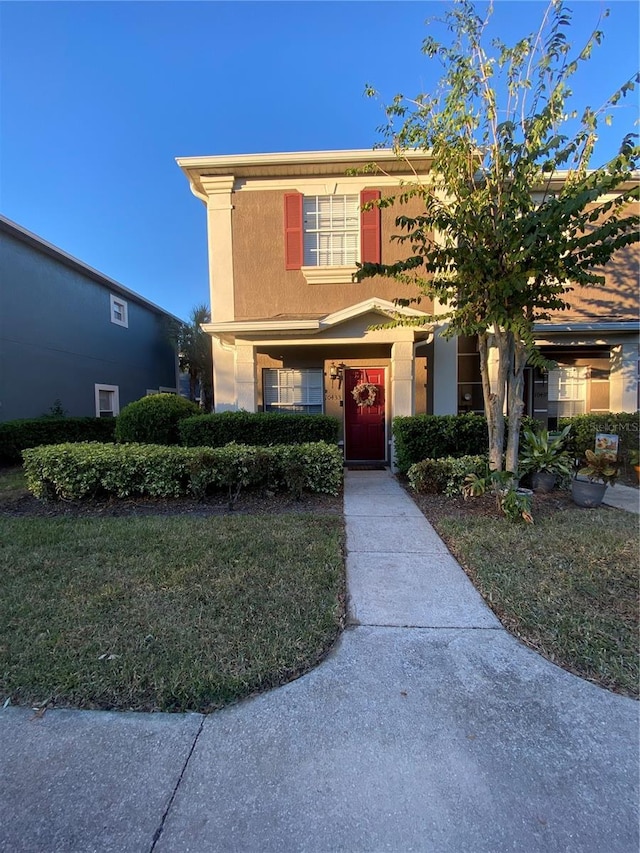 view of front of house featuring a front yard