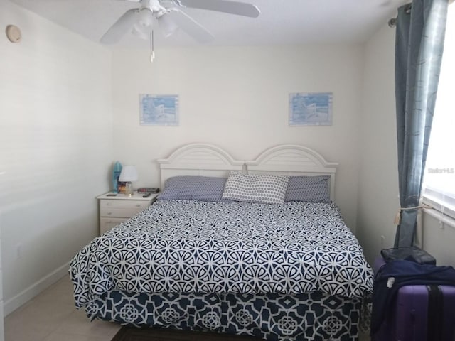 bedroom with ceiling fan