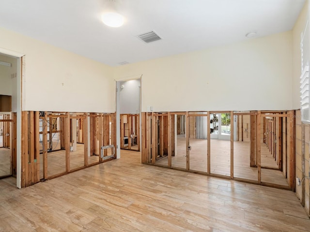 unfurnished room featuring light hardwood / wood-style flooring